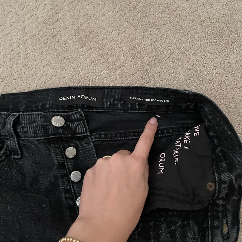 Denim Forum Aritzia Black High-Waisted Jeans - The Farrah - Size 26 - Picture 3 of 4
